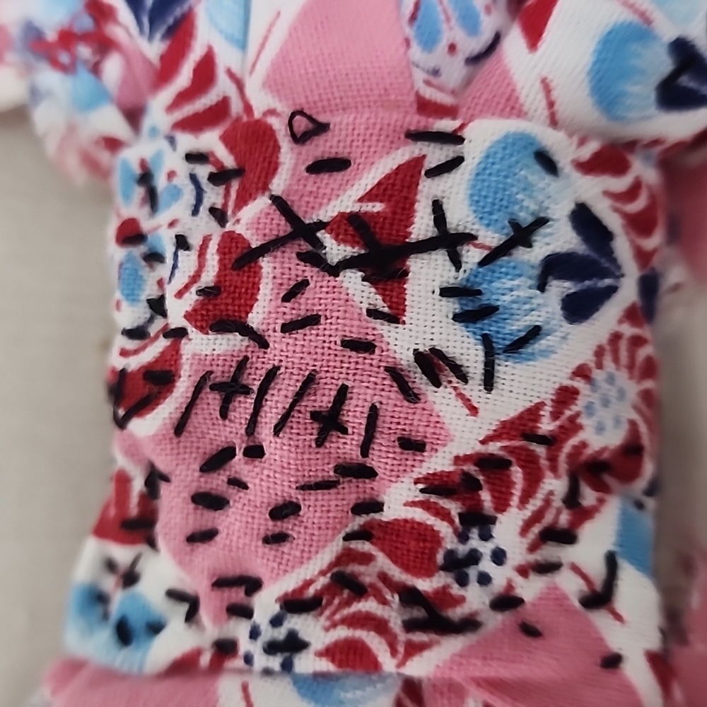 JABOT Slow Stitching 💞🩷🩷🩷BOW IN  FEEDSACK  TEXTILE NWT - Picture 5 of 16
